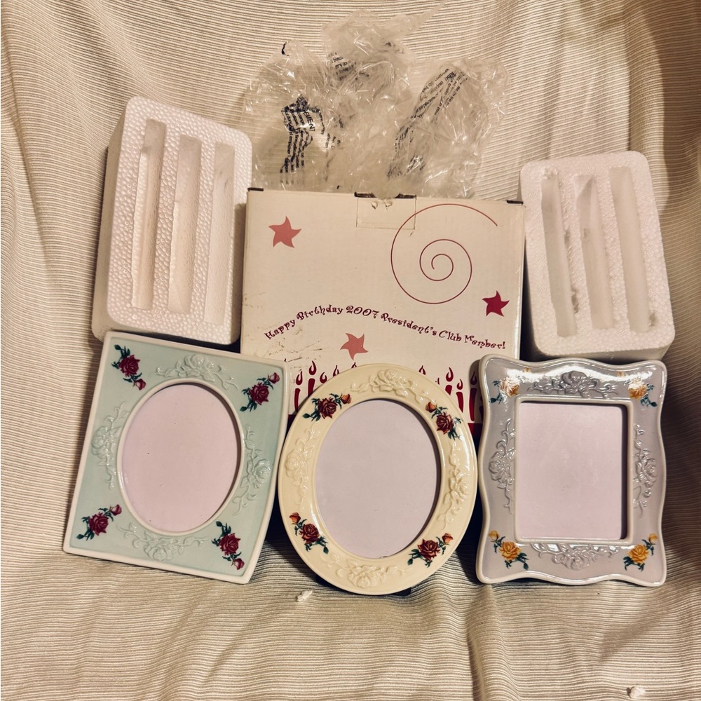 Floral Decorative Picture Frame Set
